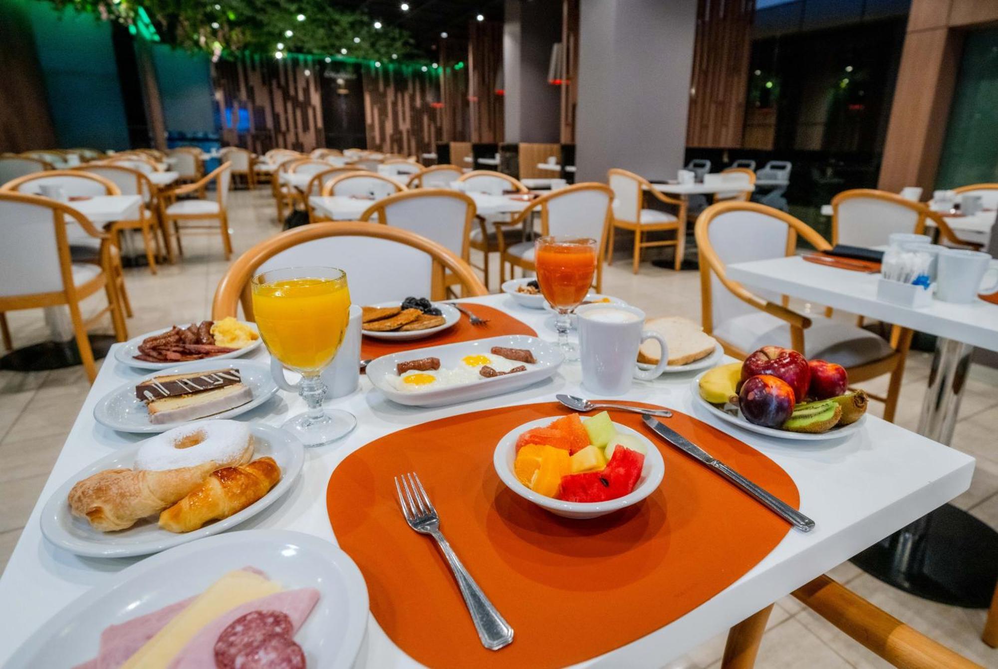 Holiday Inn Rosario By Ihg Экстерьер фото